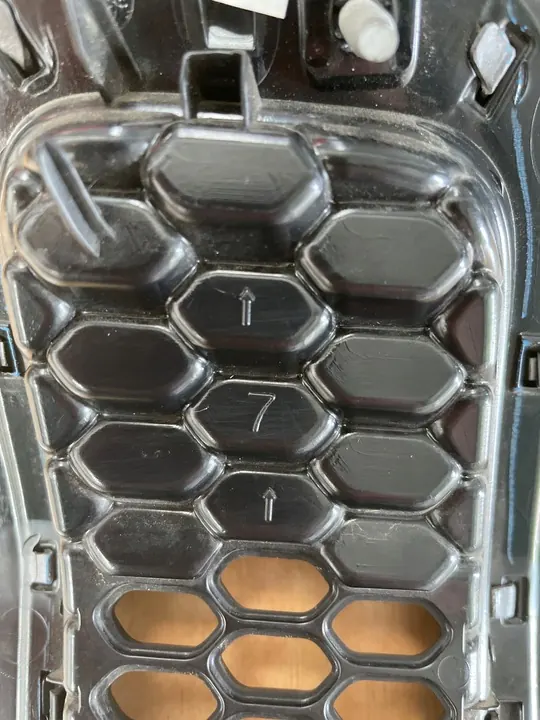 Jeep Cherokee 14-20 Grille Black image 4