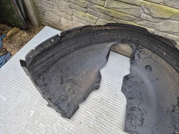 VW Touran III Etu Oikea Lokasuoja 5TA805912E image 6