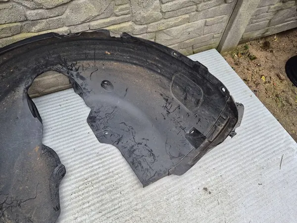 VW Touran III Etu Oikea Lokasuoja 5TA805912E image 7