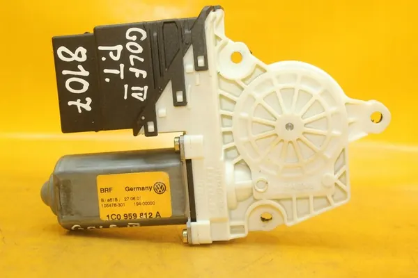 Oikean Takaluukun Moottori VW Golf IV image 5