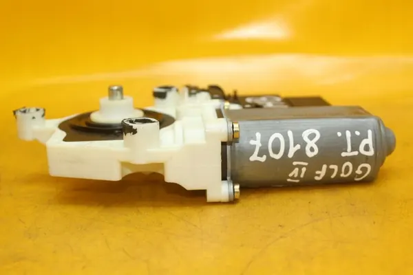 Oikean Takaluukun Moottori VW Golf IV image 7