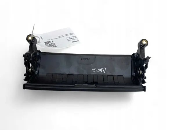 Porsche Macan Instrumentpanel Askfatspanel OEM UTO65423 image 6