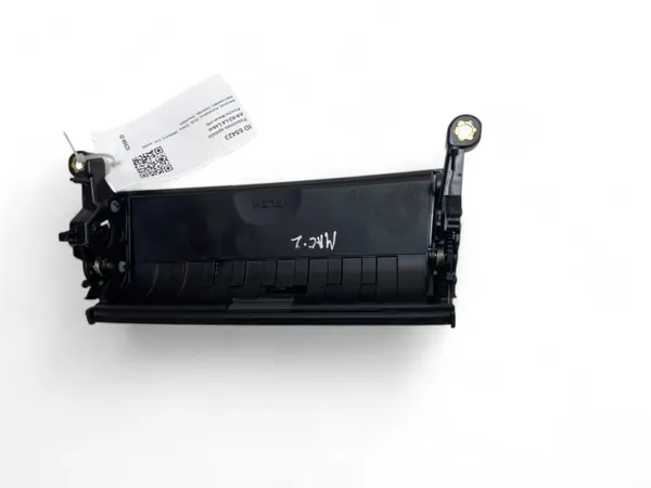 Porsche Macan Instrumentpanel Askfatspanel OEM UTO65423 image 7