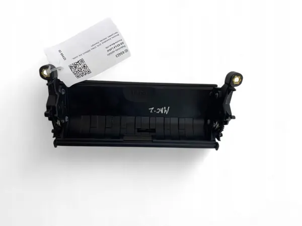 Porsche Macan Instrumentpanel Askfatspanel OEM UTO65423 image 9