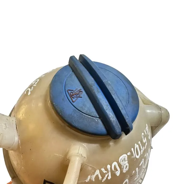 Volkswagen OE Kühlmittel-Ausgleichsbehälter 2D0 121 403K image 5