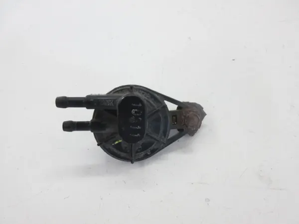 Honda Kolfilterventil OEM - Begagnad Del image 4