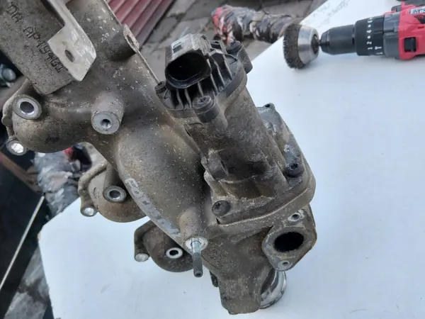 OEM focus mk2 1.8 tdci: Ansaugkrümmer mit EGR-Ventil image 5
