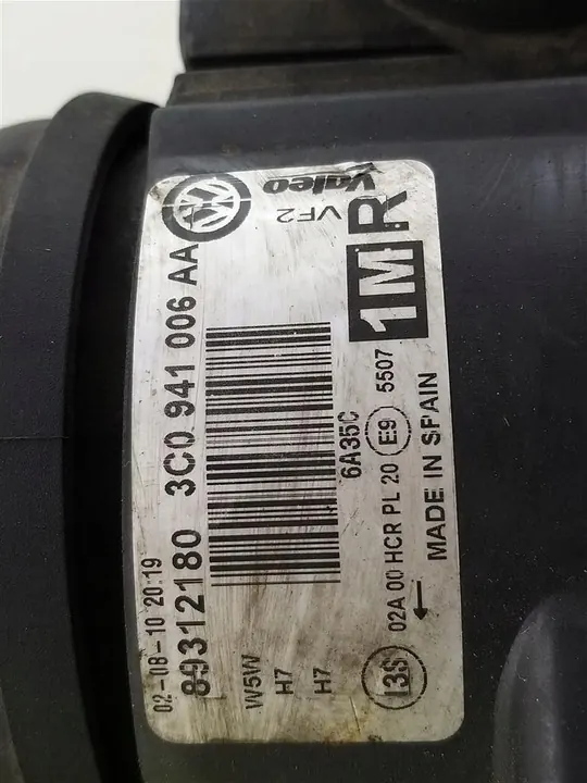 Oikea etuvalaisin VW Passat B6 2005-2010 VALEO image 2
