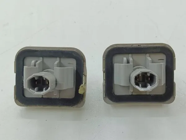 Mazda CX-7 2011 Heckkennzeichenleuchte OEM 13061971 image 4