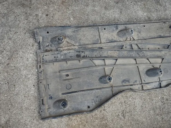 Protector Inferior OEM 5Q0825201S Lado Izquierdo image 6
