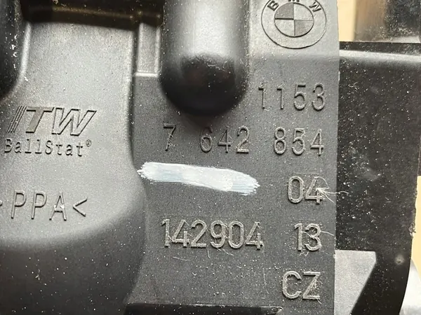 BMW F20 F30 G30 3.0 i Carcasa de Termostato 7642854 image 3