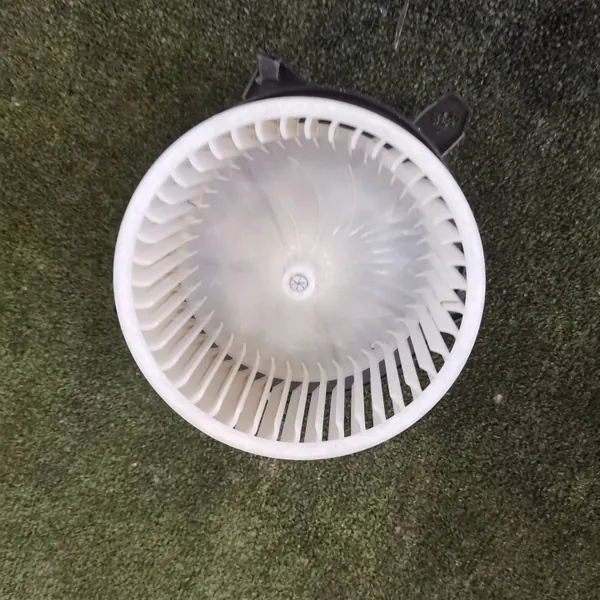 Tesla Model Y Verwarmingsventilator OEM 1679899-00-A image 2