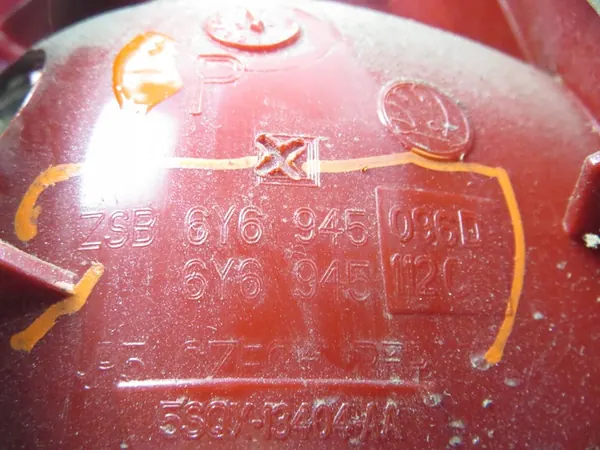 Skoda Fabia I HB lift 04-07 lámpara trasera derecha 6Y6945112C image 3