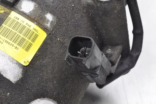 Compresseur de Climatisation Ford Focus MK3 1.6 TDCI image 3