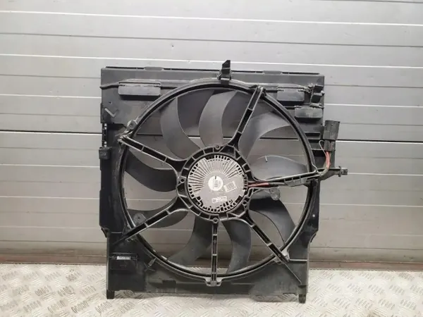 BMW X5 F15 Radiatorventilator Kap OEM 7634471 image 3