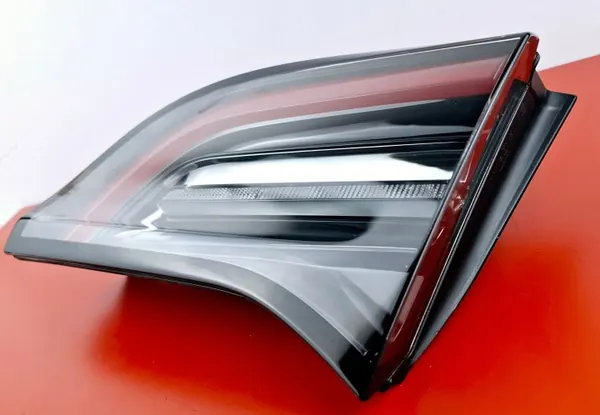 Lâmpada Traseira Direita Tesla Model 3/Y OEM 1502089-00-B image 3