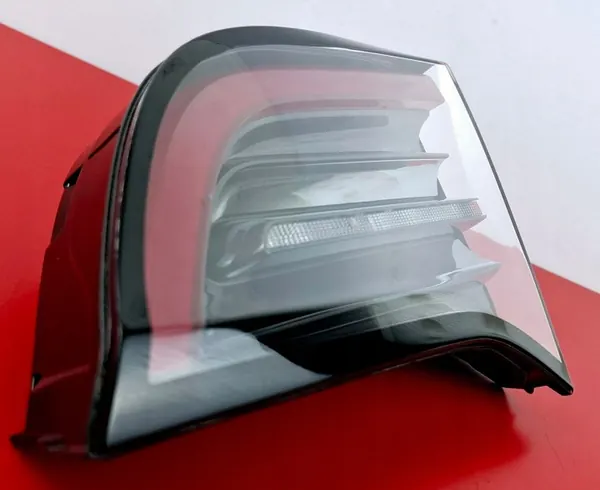 Lâmpada Traseira Direita Tesla Model 3/Y OEM 1502089-00-B image 4