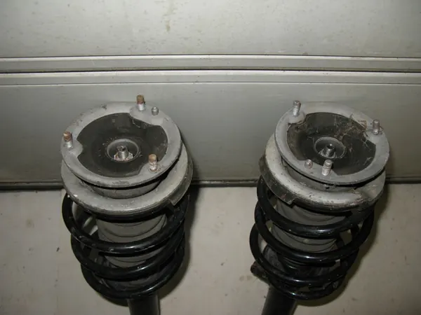 Ammortizzatore anteriore con molla BMW 3 E90 E91 E92 E93 OEM image 3