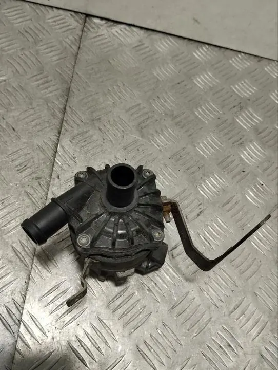 Waterpomp OEM 97060532201 voor Porsche Panamera image 4