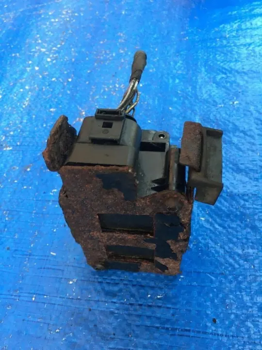 Bloco Válvula Airmatic Mercedes OEM A2513200058 image 3