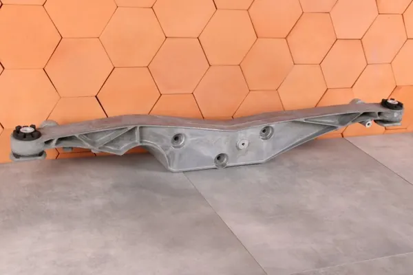 OEM 6852896 Hinterer Trägerstütze für BMW X1/X2 image 2