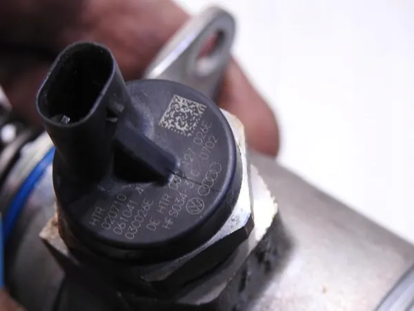 Bränslepump OEM 03C127026E för VW Passat B6 1.4 TSI image 6