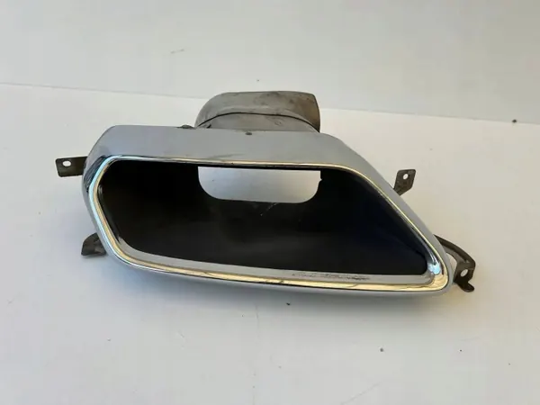 Volvo XC40 Embout d'échappement droit OEM 31407970 image 2