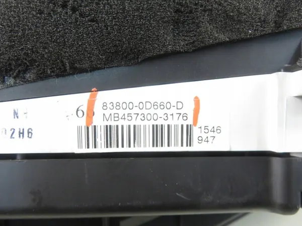 Compteur Toyota Yaris II OEM MB4573003176 Occasion image 4