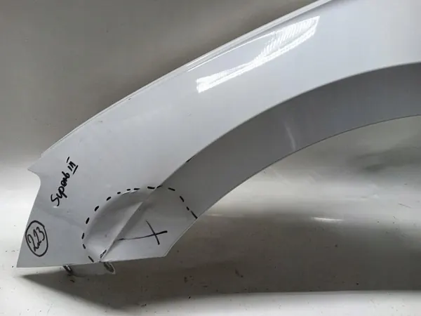 Parafango anteriore sinistro Skoda Superb III OEM 3V0821105 image 7