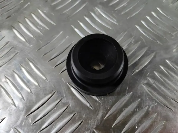 Caoutchouc de fixation radiateur OEM 98467-240XXT Lexus image 2
