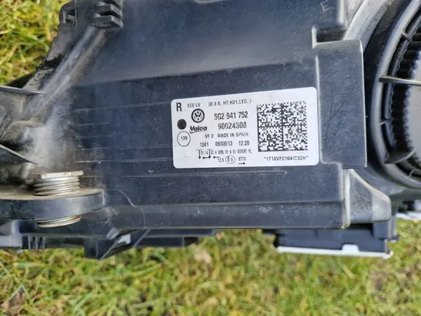 VW GOLF 7 VII FAROL DIREITO BI-XENON image 3