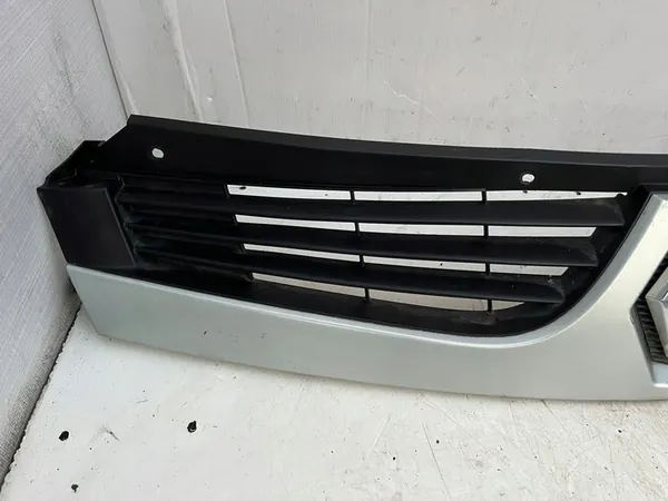 Renault OE 8200426365 Grill image 2