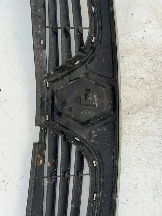 Renault OE 8200426365 Grill image 8