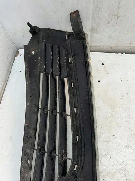 Renault OE 8200426365 Grill image 9