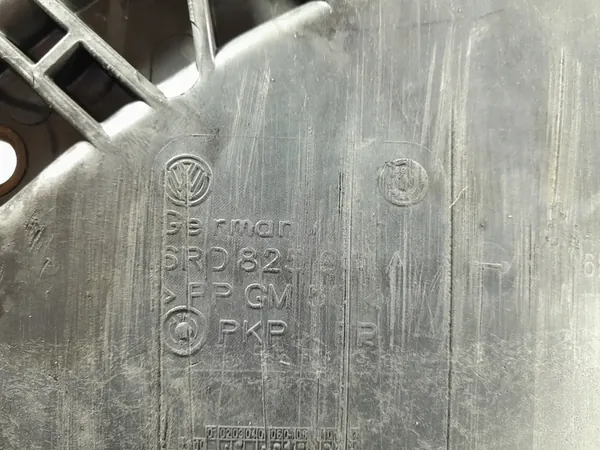 SKODA FABIA II 5J LIFT 1.6 TDI Underbodsskydd 6R0825901A image 5