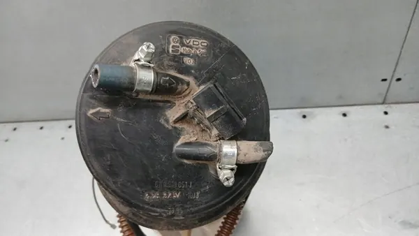 Brandstofpomp VW Polo 1.4 6N 6N0919051J image 2