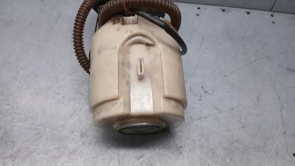 Brandstofpomp VW Polo 1.4 6N 6N0919051J image 7