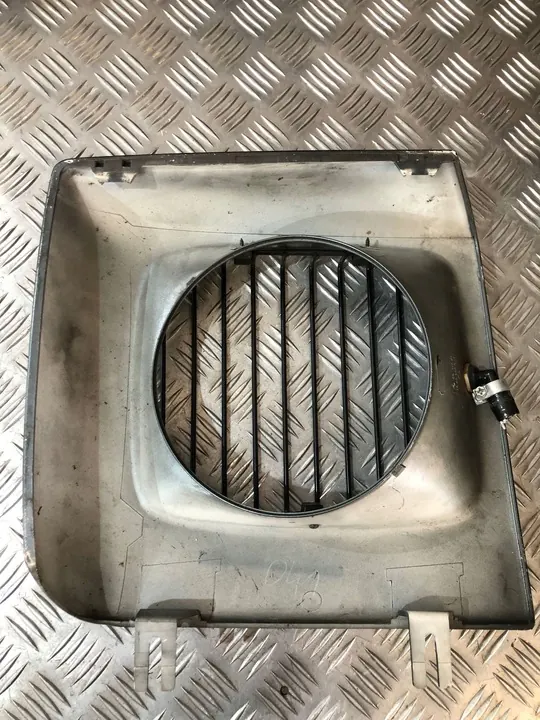 Capa de Farol Mercedes W463 G-Class image 2