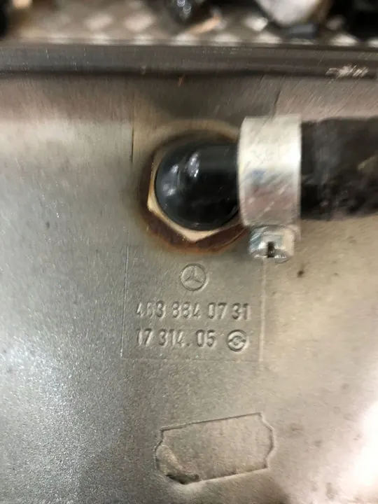 Capa de Farol Mercedes W463 G-Class image 3