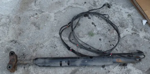 Vérin de levage de cabine DAF XF 105 OEM 1285360 - Occasion image 2