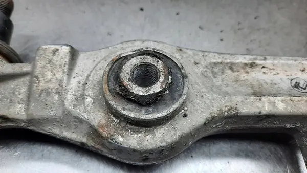 Braccio di Controllo Anteriore Sinistro Volkswagen Passat B5 1.8B 98R OEM 4D0407151 image 8