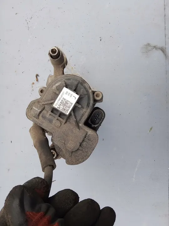 Bremssattel Links Hinten VW Passat B8 Skoda Superb III OEM image 3