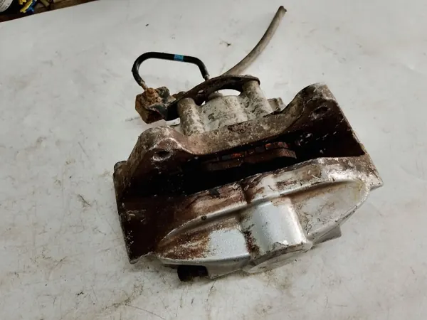 Infiniti Q50 Bakre bromsok OEM 4101 Begagnad image 4