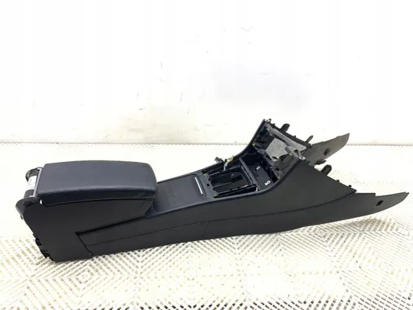 Middentunnel OEM 3AB863241E voor VW Passat B7 Station image 2