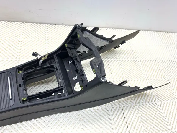 Middentunnel OEM 3AB863241E voor VW Passat B7 Station image 3