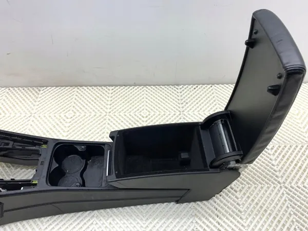 Middentunnel OEM 3AB863241E voor VW Passat B7 Station image 5