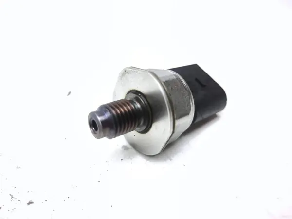 Sensor de pressão de combustível Audi Q7 4L 2006 OEM 059130758E image 4