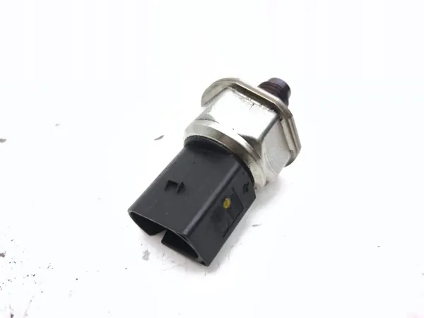 Sensor de pressão de combustível Audi Q7 4L 2006 OEM 059130758E image 6