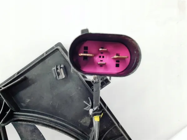 VW Audi Seat Skoda Fläkt + Hölje 5Q0121205N image 6