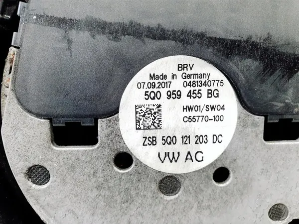 VW Audi Seat Skoda Fläkt + Hölje 5Q0121205N image 8